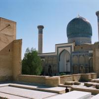 Tashkent − Samarkand − Tashkent